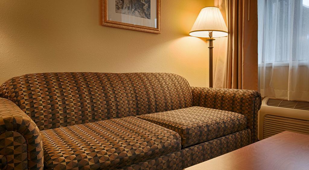 Oakridge Inn & Suites Extérieur photo