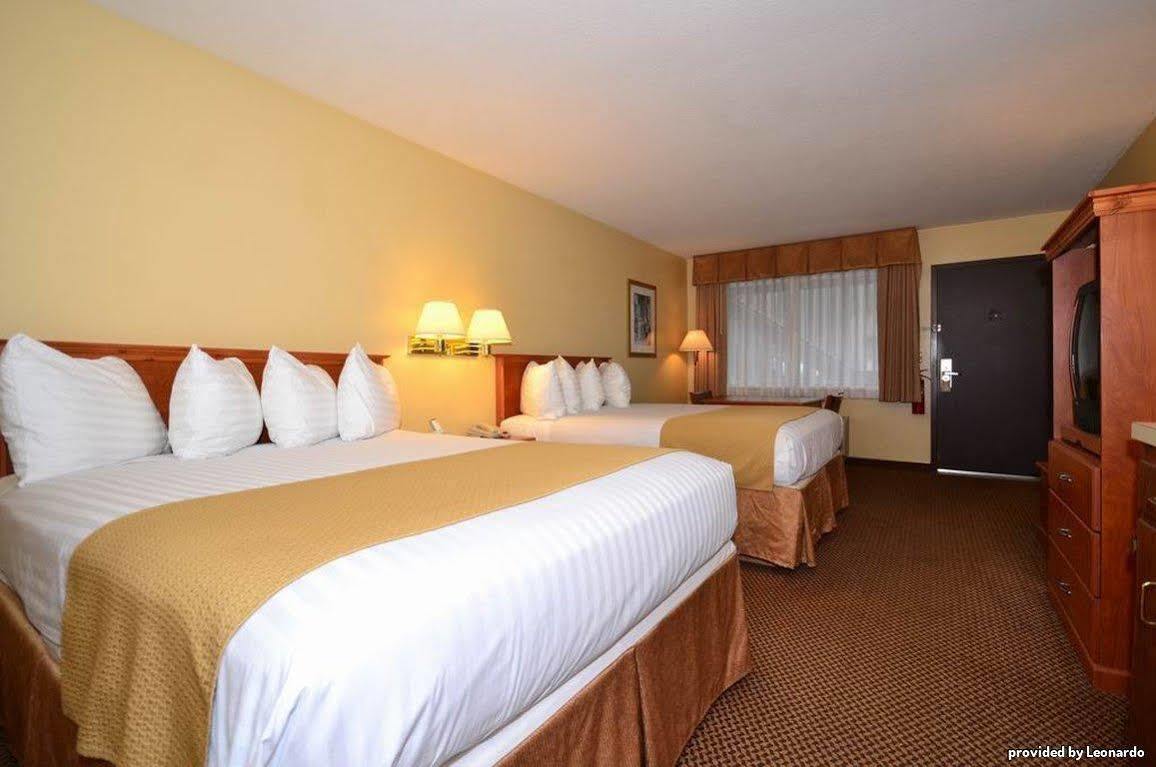 Oakridge Inn & Suites Extérieur photo