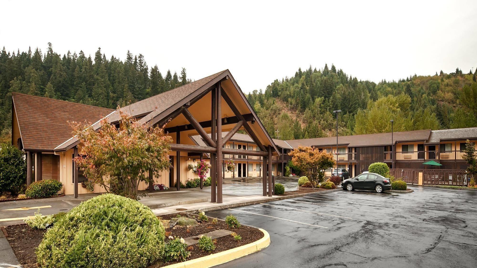 Oakridge Inn & Suites Extérieur photo